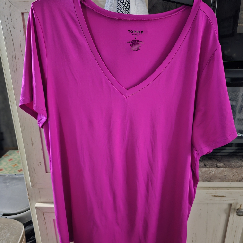 Torrid Fuchsia V-Neck Short Sleeve Tee